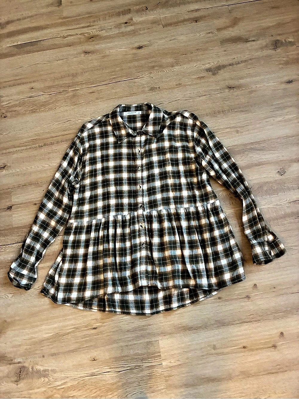 Arizona Jean Co. Plaid Button-Down Peplum Top in Brown & White